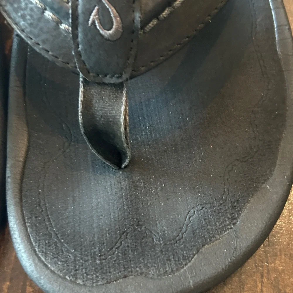 OluKai Ohana Flip Flops Mens 12 Dark Shadow Black Water Resistant Sandal Summer
